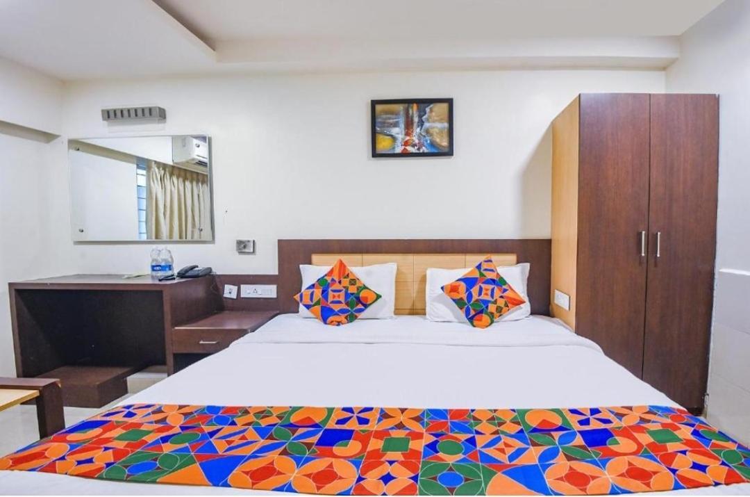 Hotel Leela Grand Inn Vijayawāda Exterior foto